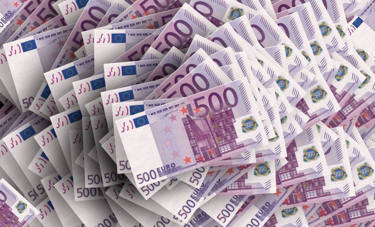 Which Currency to Bring to Georgia: Cash, Cards, and Exchange Tips