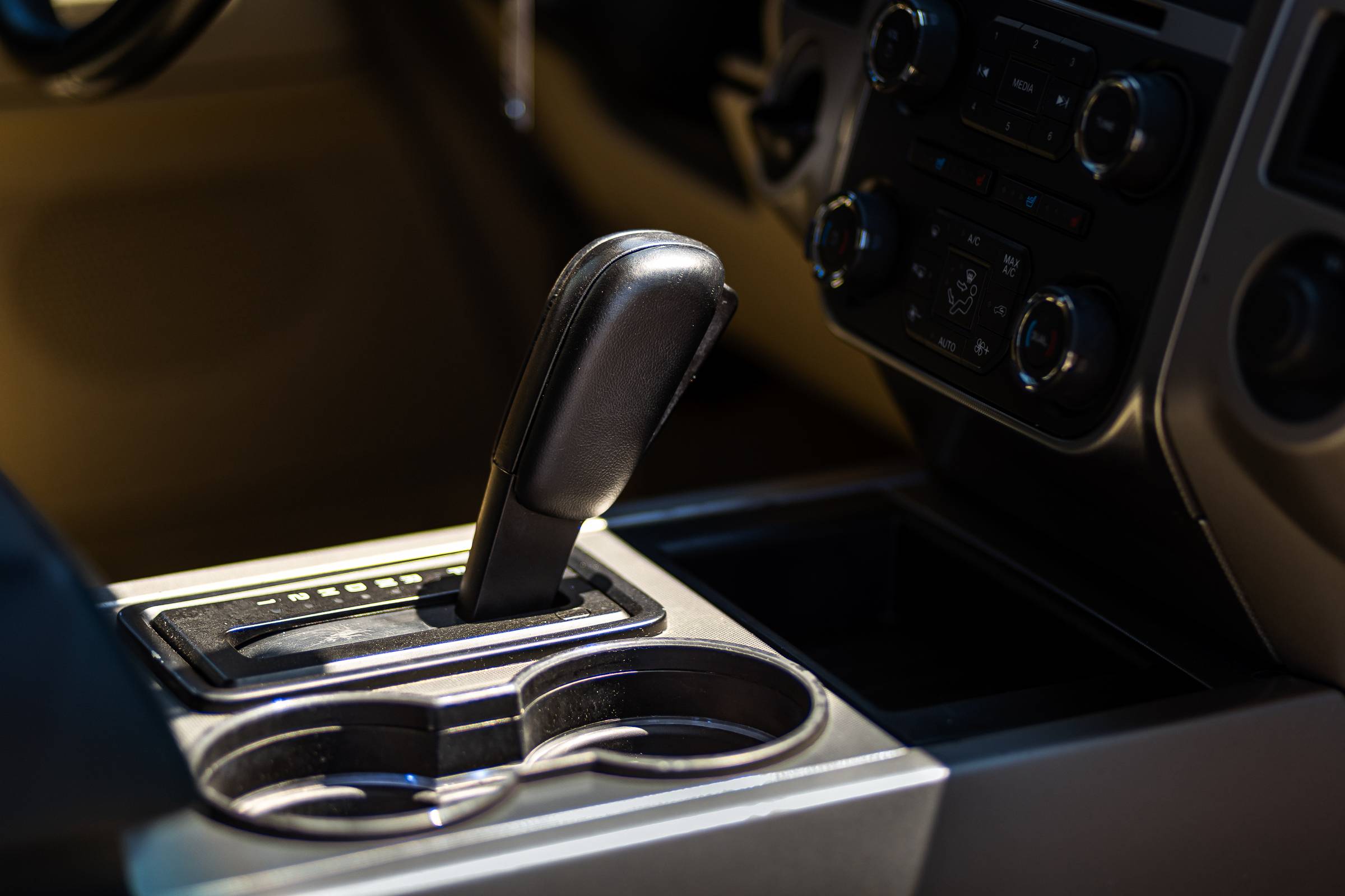 Ford Explorer фото 9
