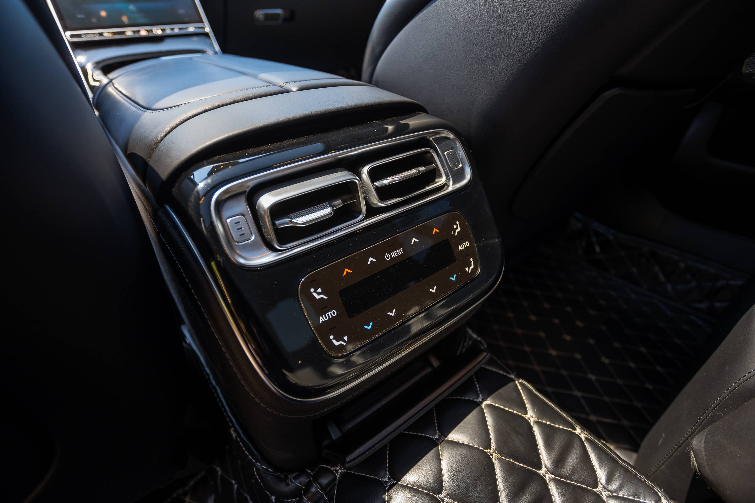 Mercedes-Benz S-Class фото 8