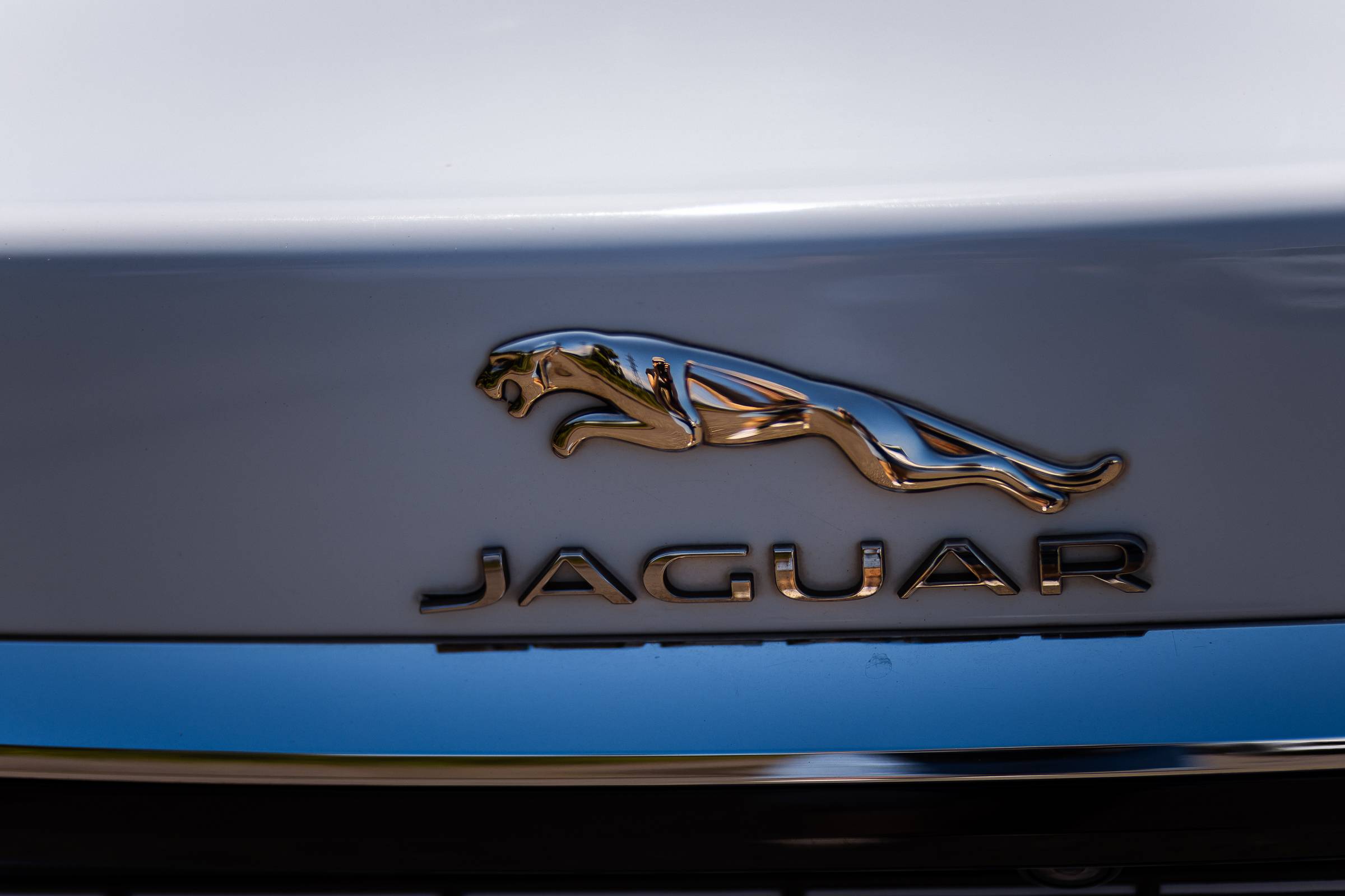 Jaguar XF фото 10