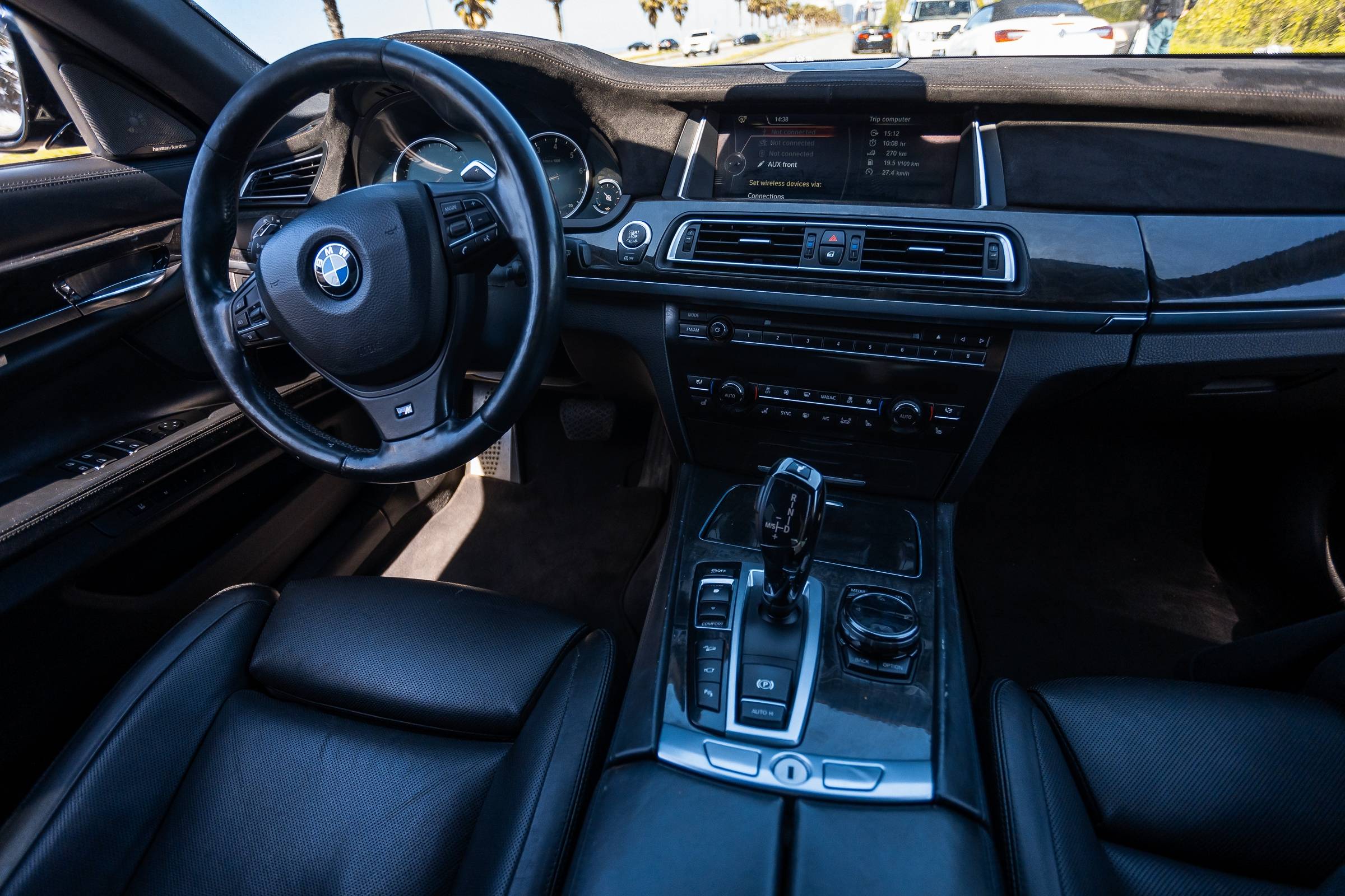 BMW 7 Series фото 5