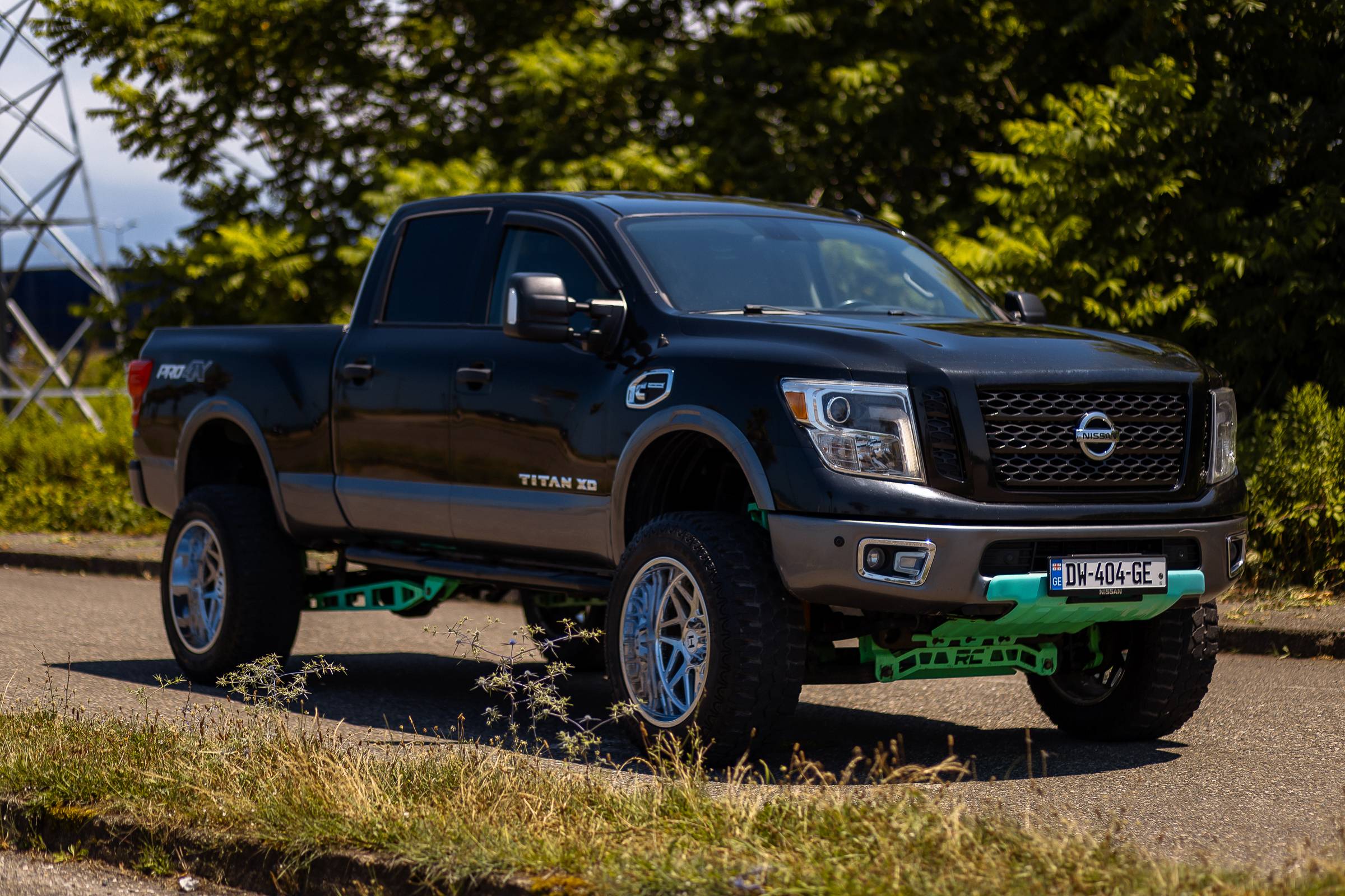 Nissan Titan фото 9