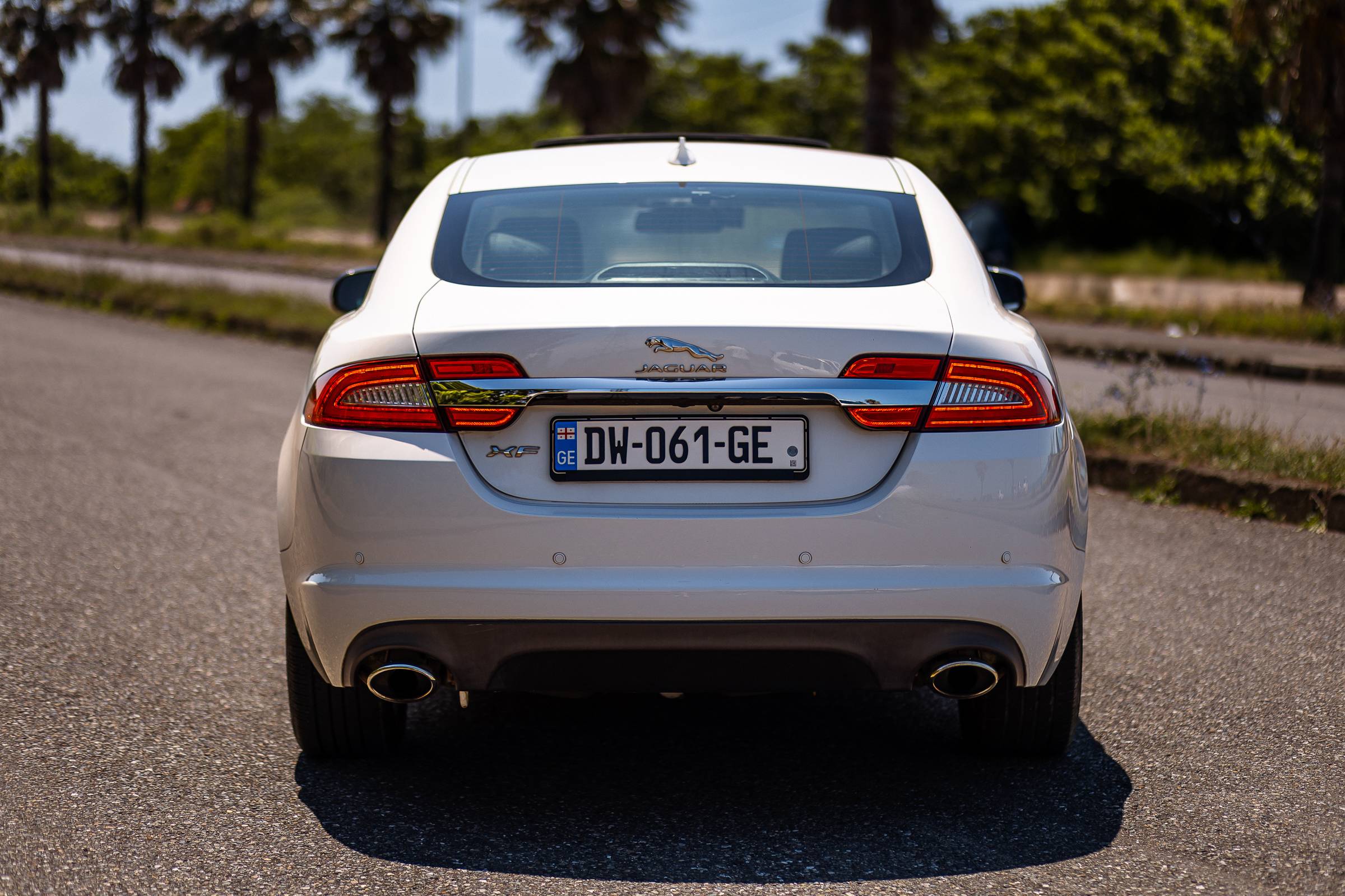 Jaguar XF фото 5