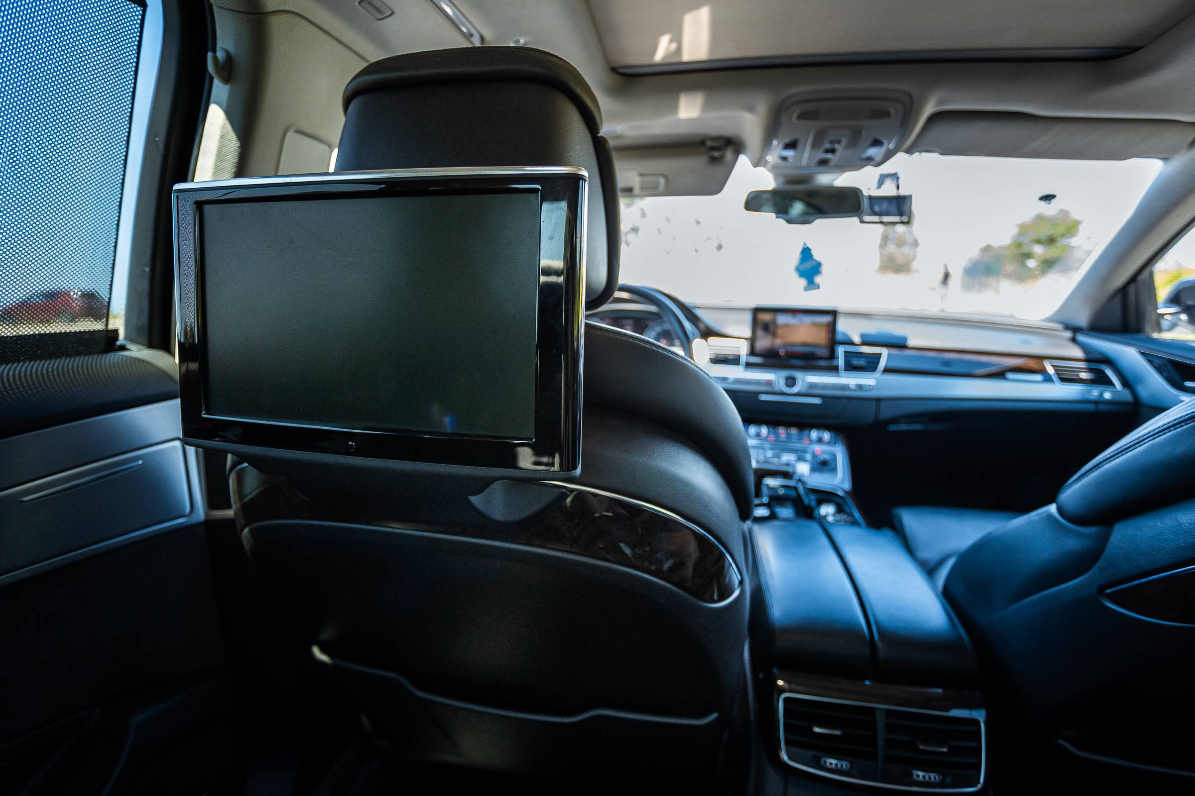 Audi A8 фото 7