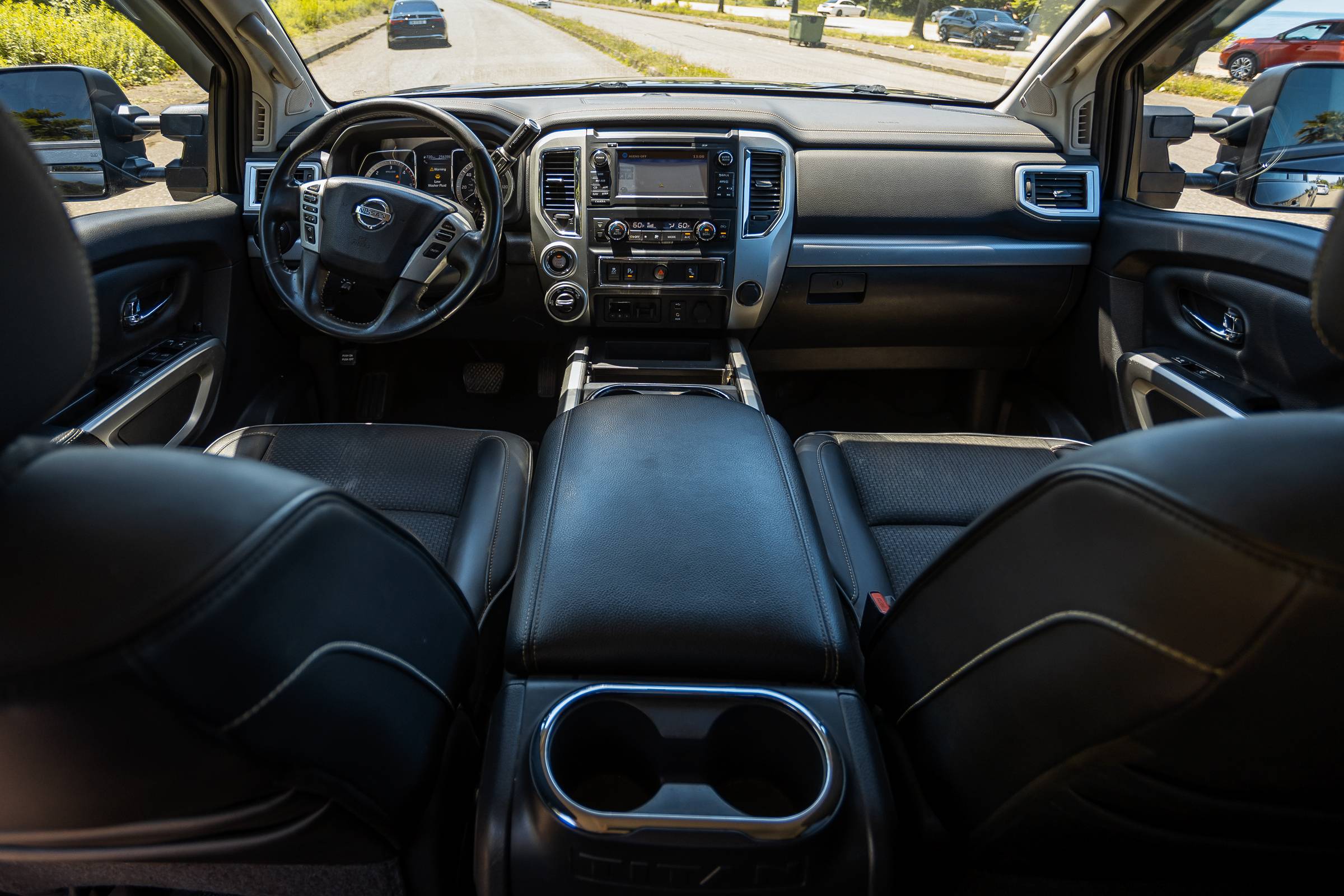 Nissan Titan фото 6