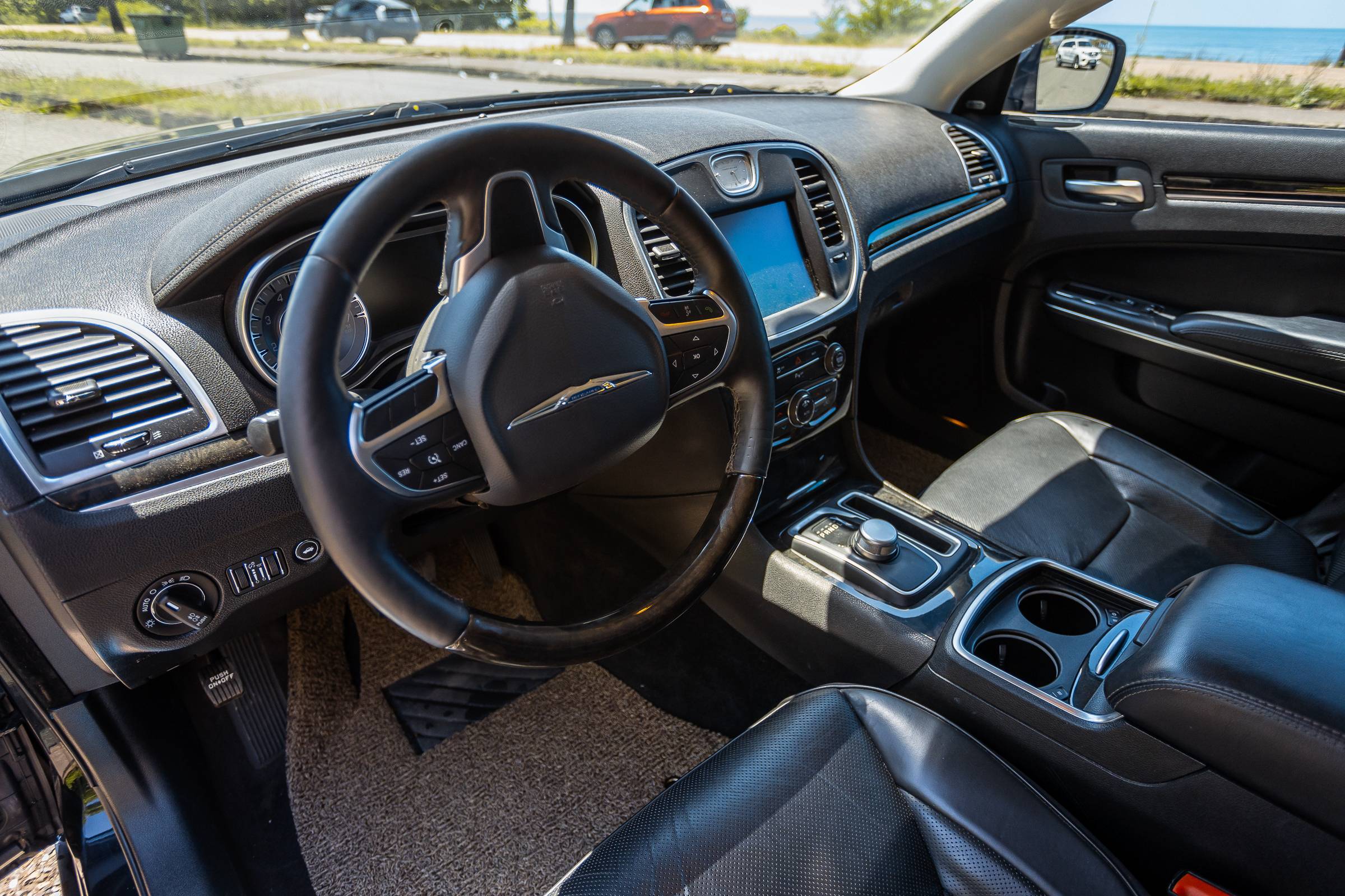 Chrysler 300C фото 4